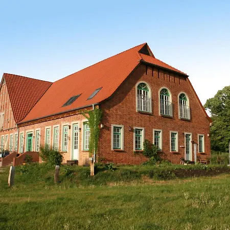 Large Aaprtment In Germany With Garden *